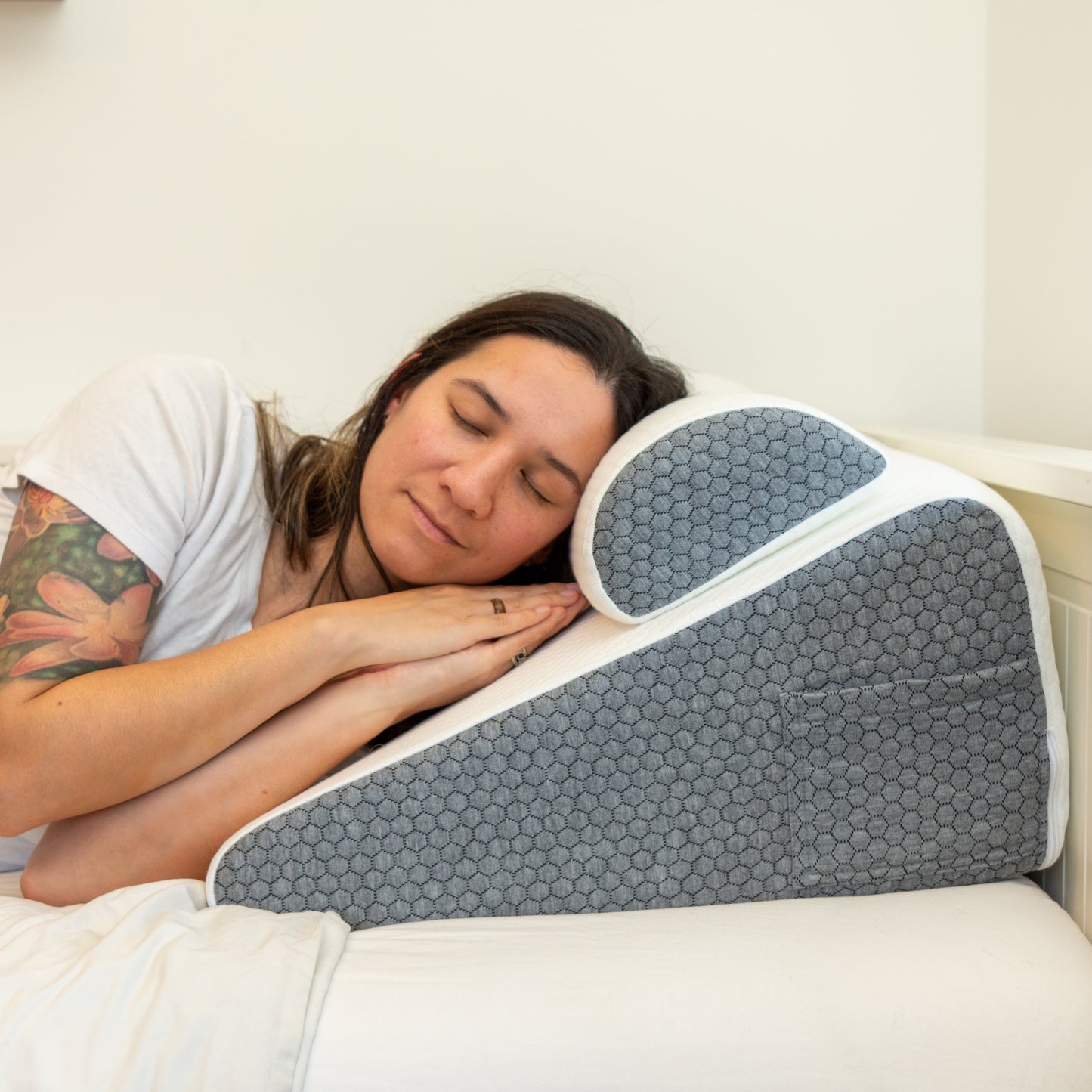 The Hiquo Wedge Pillow